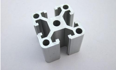 為什么鋁型材氧化膜顏色會出現不均勻現象呢？